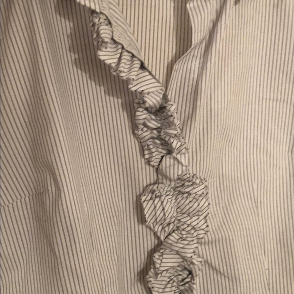 NWOT ruffles shirt - Picture 5 of 5